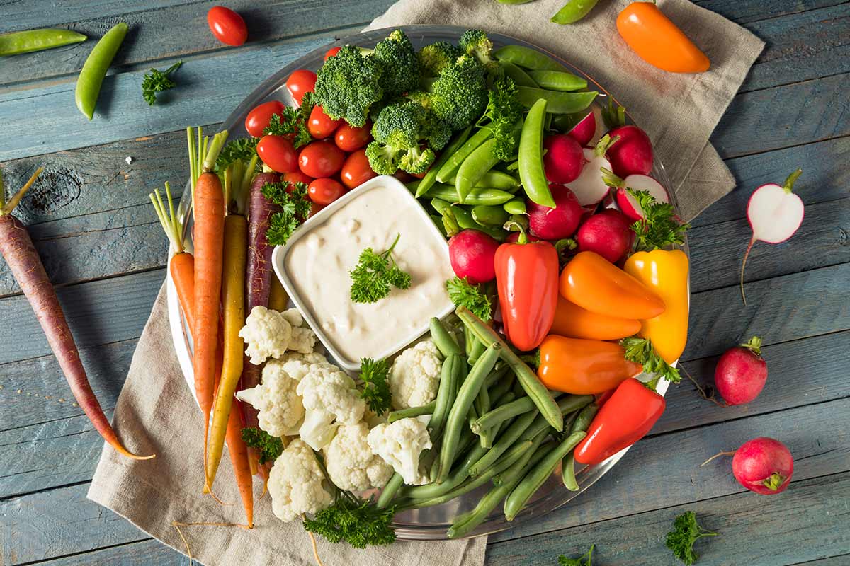 Vegetable Tray w: Ranch Dip 16oz Vegetable Tray w/ Ranch Dip 32oz - Image 1