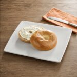 Fresh Daily Baked Plain Bagel 1 Count